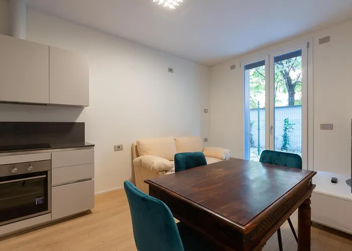 Cozy Flat With Parking